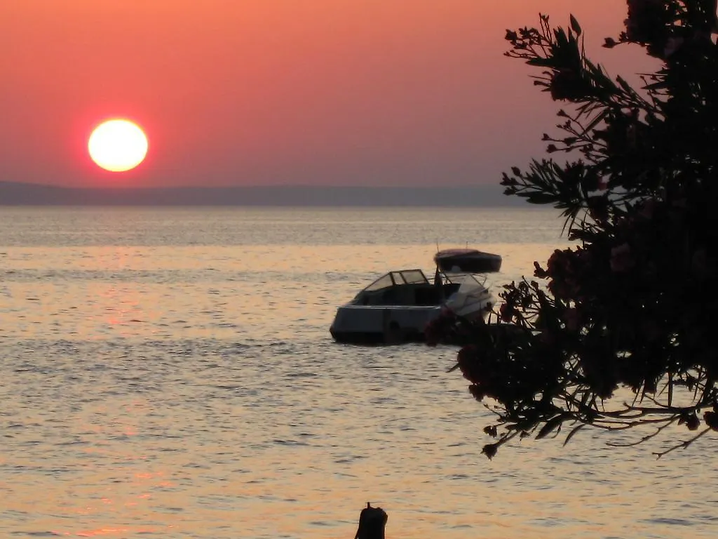 Bed And Breakfast Miramar Starigrad Paklenica 3*,  Kroatië