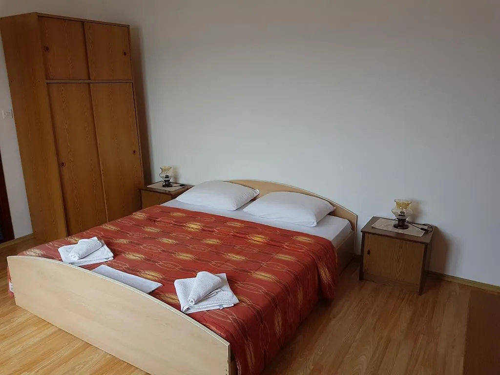 Bed And Breakfast Miramar Starigrad Paklenica 3*,